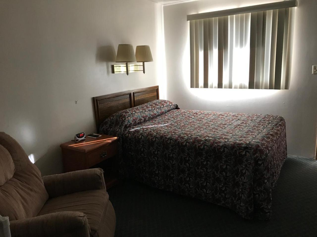 Motel Grand Chadron Eksteriør bilde