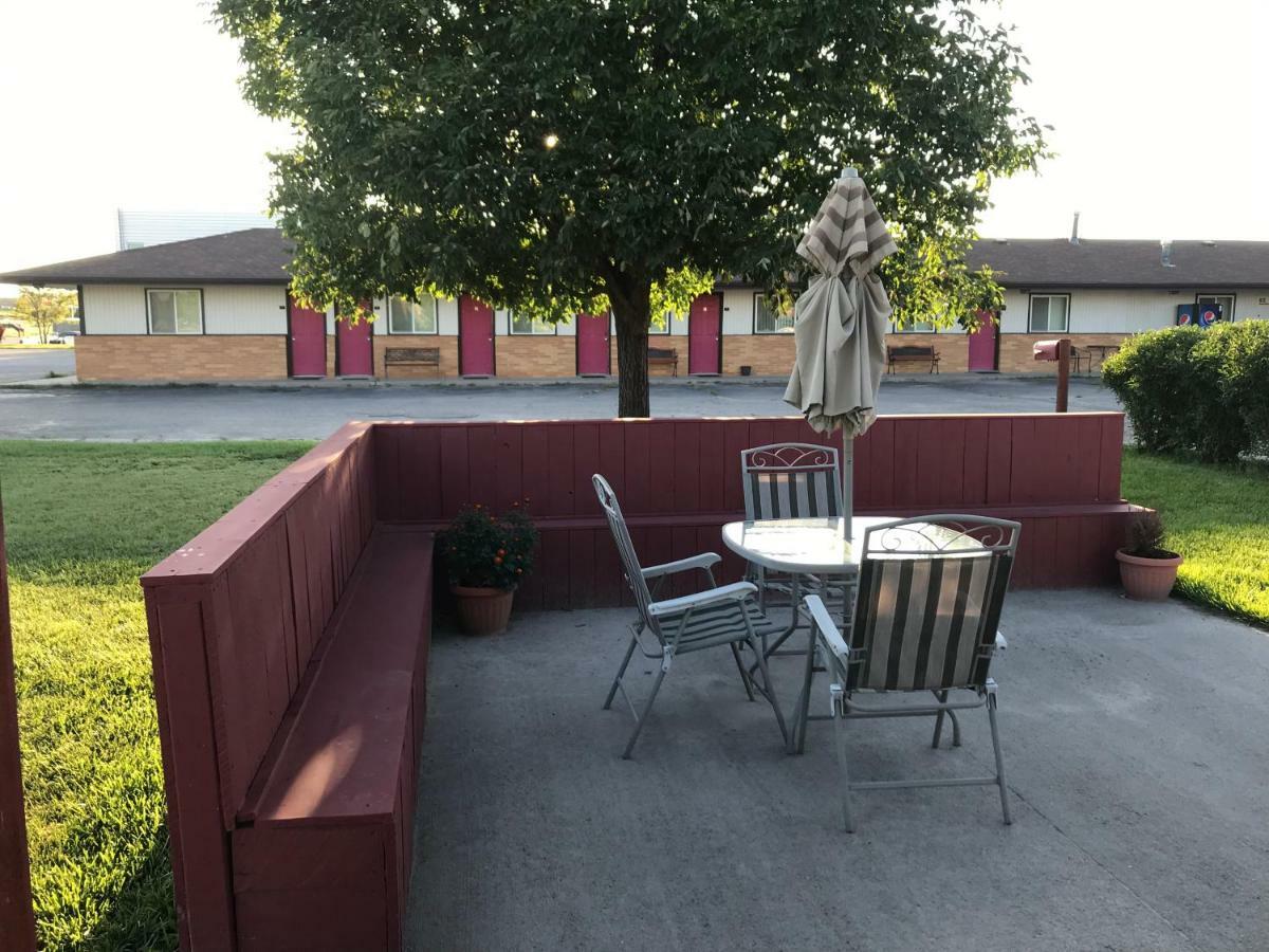Motel Grand Chadron Eksteriør bilde