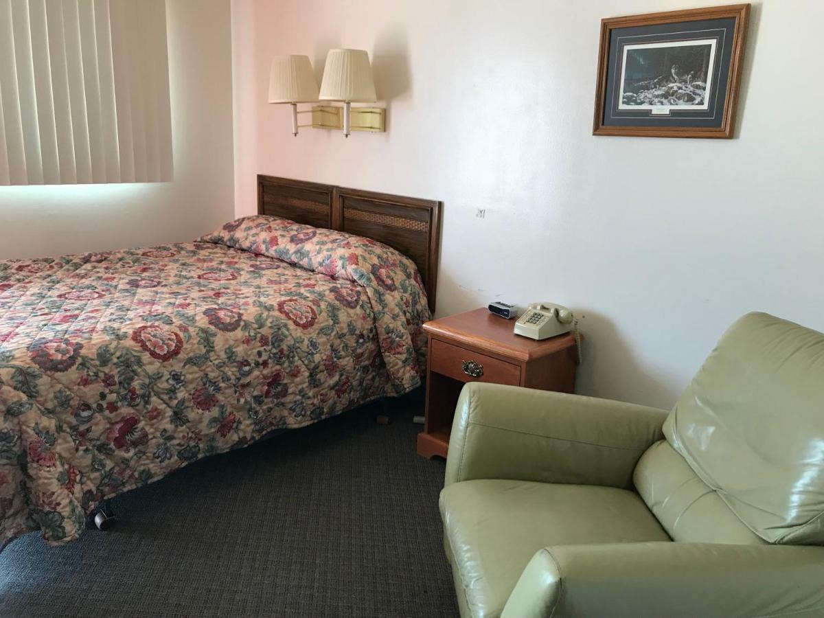 Motel Grand Chadron Eksteriør bilde