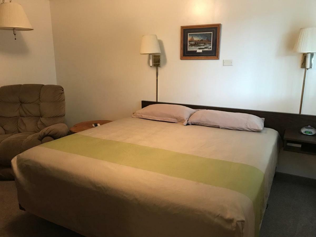 Motel Grand Chadron Eksteriør bilde