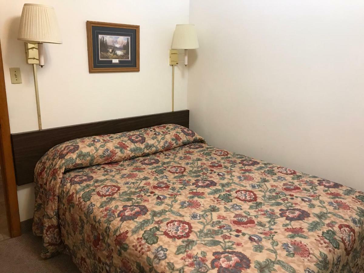 Motel Grand Chadron Eksteriør bilde